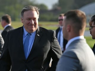 US threatens 'swift and decisive' response to any Iran attack