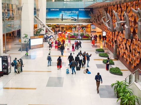 Indian expatriates returning to the UAE from airports such as Mumbai, New Delhi, Cochin, and Calicut have been instructed by immigration and airline staff to present their physical Emirates ID to verify their UAE residency.