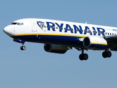 A Ryanair Boeing 737-800 aircraft lands at Barcelona's 'El Prat' airport on September 28, 2018.  