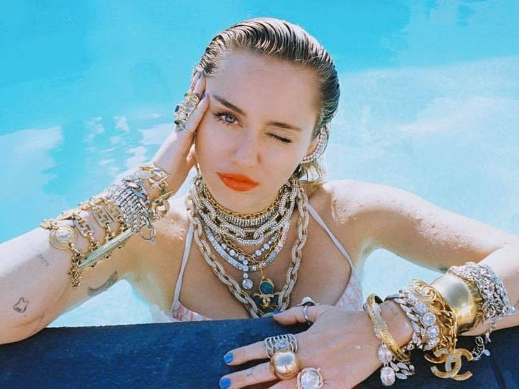 Miley Cyrus.-1559374807156