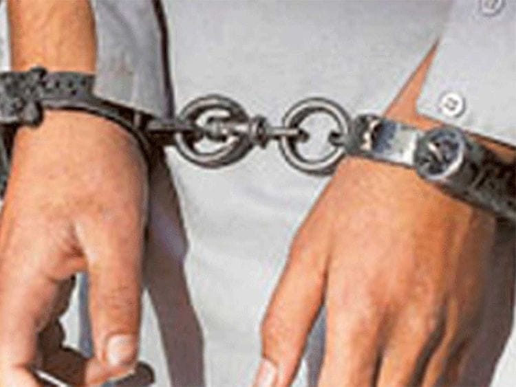 190608 handcuffs