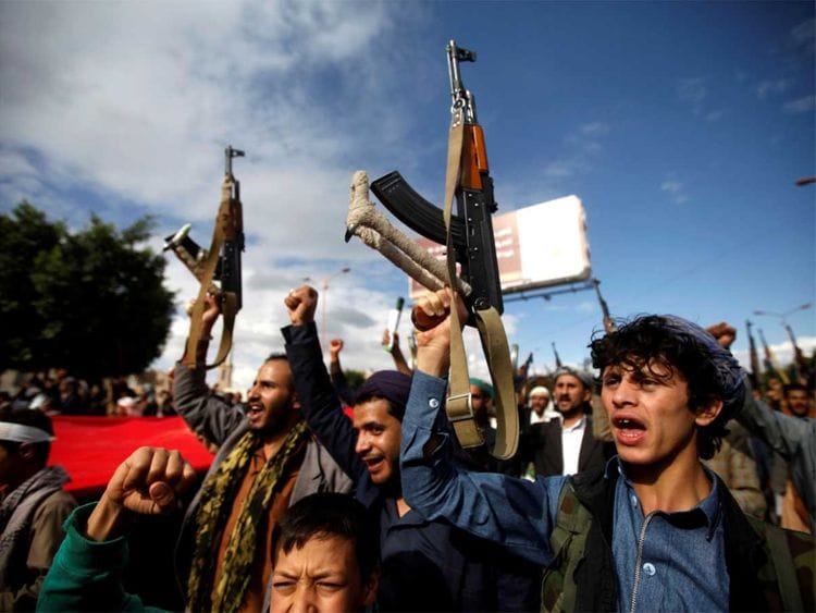 190613 houthi supporters