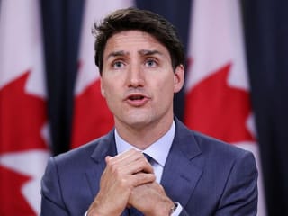Canada PM approves controversial oil pipeline expansion