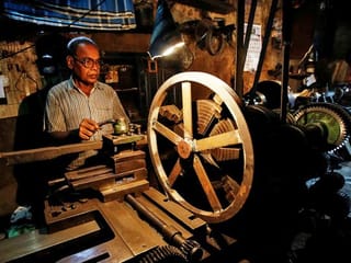 India pins growth hopes on rains and low oil price