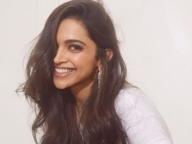 tab 190810 Deepika Padukone-1565425842502