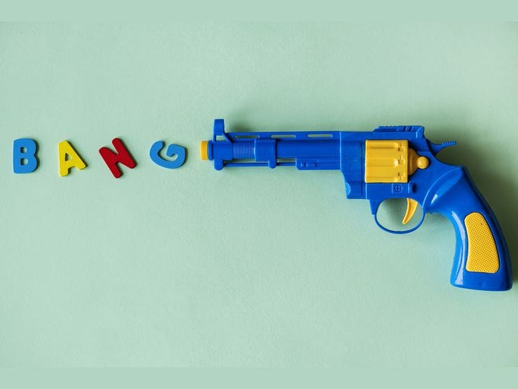 arms-3382802_1920