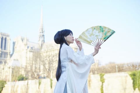 Singer and dancer Ekotumi. 