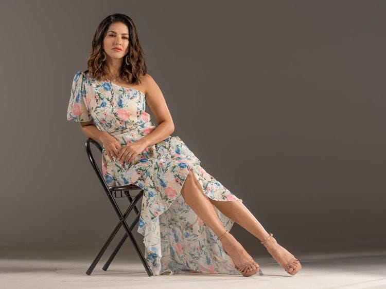 TAB 190822 SUNNY LEONE AKK-15-1566808316107
