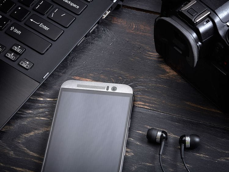 shutterstock_323810783 gadgets generic