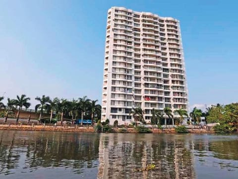 The Maradu municipality is to issue notices to the owners to vacate their flats, following the Supreme Court verdict to demolish flats constructed violating the Coastal Regulation Zone (CRZ) norms. In a complementary move, the local also invited tenders from experienced contractors to demolish the apartment complexes of Holy Faith, Kayaloram, Alfa Ventures, Holiday Heritage and Jain Housing in Maradu.