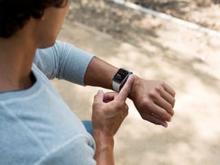 Apple sued by New York doctor over Watch's heart technology 