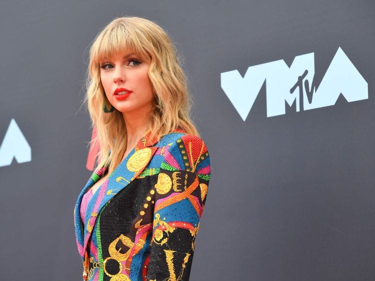 Taylor Swift-1573886712195