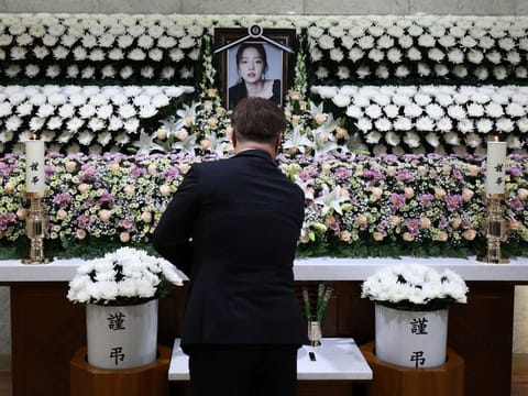 A man pays tribute at a memorial altar of K-pop star Goo Hara at the Seoul St. Mary's Hospital in Seoul, South Korea November 25, 2019. 