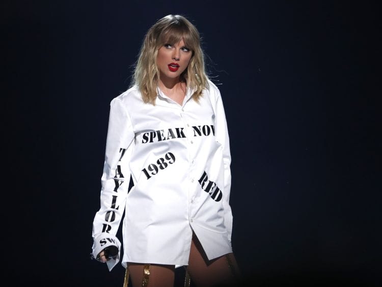 Taylor Swift-1574746840352