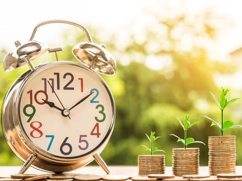 Discover expert tips on budgeting, investing, and securing your financial well-being as a freelancer
