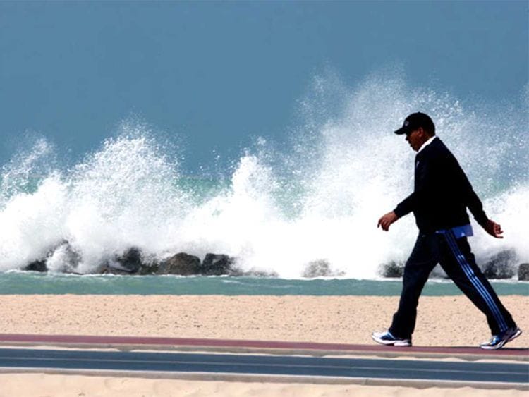 191204 rough seas