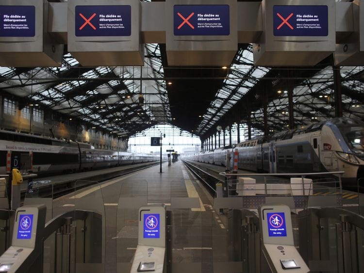 Copy of France_Strikes_09785.jpg-e7d07-1575625069386