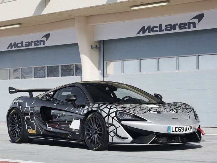 Auto McLaren 620R