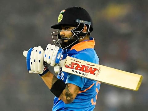 Virat Kohli earned wholesome words of praise from Junaid Khan, Pakistan's left-arm paceman. 