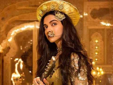  Deepika Padikone as Mastani in Bajirao Mastani