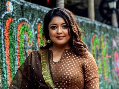 Bollywood actress Tanushree Dutta poses for photographs as she attends a press conference to speak about her ongoing case and the #Metoo movement in Mumbai on January 7, 2020.  / AFP / Sujit Jaiswal