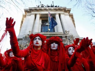 Climate protests around the world amid Australian wildfires