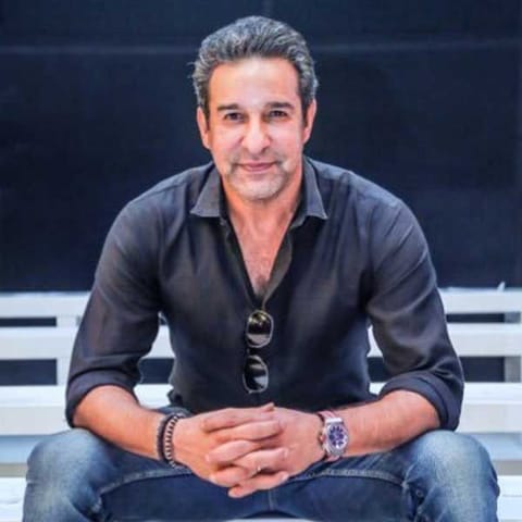 Wasim Akram thanks Emirates for delivering his watch which he lost onboard a flight.