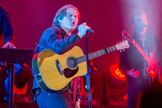 TAB 200117 Lewis Capaldi AKK-16-1579339518802