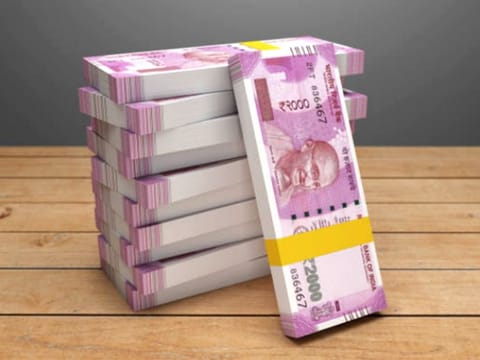  The rupee needs some propping up... But for now, the central bank has got other priorities.