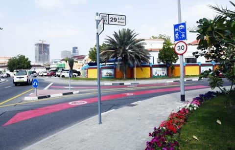 New plan includes construction of adjusted pavements, routes shared by vehicles and "non-motorised" modes of transport