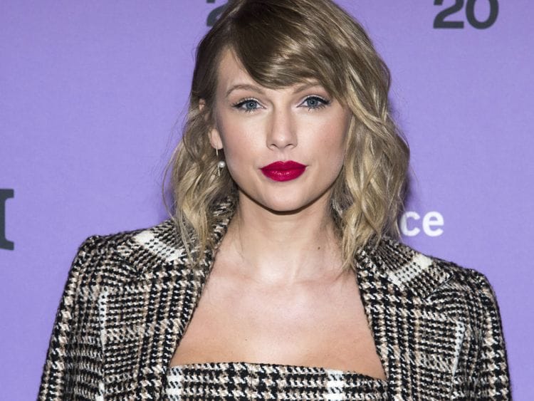 Taylor Swift dad-1580018393473