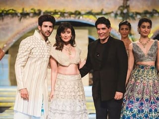 Bollywood: Kareena Kapoor, Kartik Aaryan walk the ramp for Manish Malhotra's fashion show