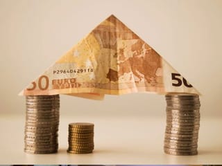 Moving out of the UAE? You can still have a UAE bank account