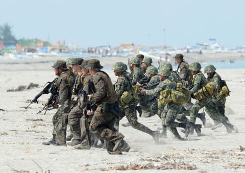 Philippine and US Marines during a joint exercise.  The Philippines is expected to improve its defence ties with other countries in line with President Rodrigo Duterte’s decision to abrogate the Visiting Forces Agreement with the US.