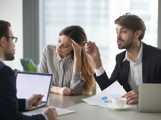 UAE: What are the bank charges for early settlement of credit card loan?
