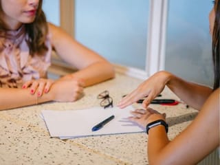 'I work in the UAE, can I start an online business on the side?'