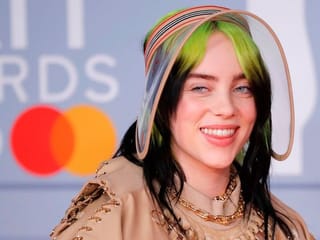 Hollywood: James Bond singer Billie Eilish reacts to trolls 