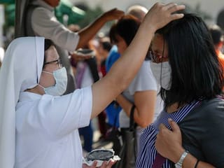 Philippines observes 'no-contact' Ash Wednesday to beat coronavirus