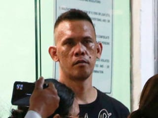 Philippines: Gunman surrenders after taking dozens hostage in Manila mall