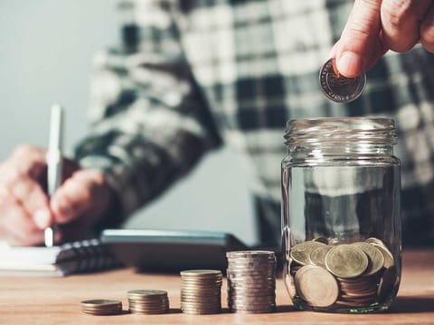 Goal of the 'FIRE movement' is to save so aggressively that you can retire in your 30s or 40s