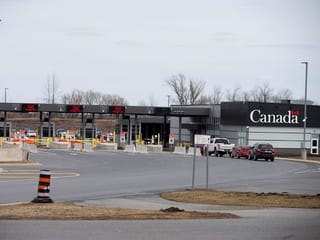 Coronavirus: Canada attacks Trump plan to deploy troops at border 