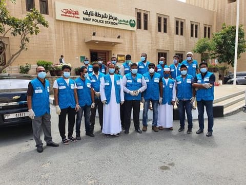 Indian social worker Naseer Vatanappally  and other volunteers have been actively involved in community service in Naif for almost two weeks. 
