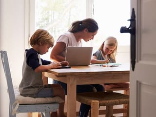 What does Dubai's new flexible-working law mean for UAE parents?