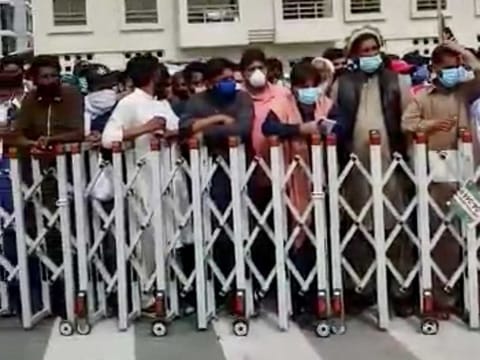 More than 25,000 Pakistanis have registered with their diplomatic missions in the UAE demanding to go back home after the flights were suspended due to coronavirus pandemic..