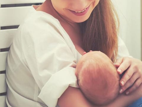 Overcoming breastfeeding challenges in the UAE
