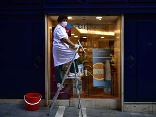 COVID-19: The workers who keep Spain going under lockdown