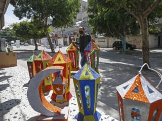 In pictures: World gets ready for Ramadan