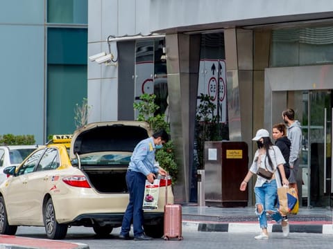  Dubai tourism recently held a virtual forum with all industry stakeholders ahead of re-opening the city to tourists on July 7. 