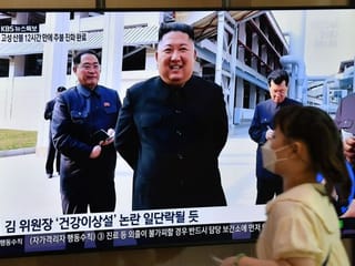 Photos: Kim Jong Un resurfaces after weeks of health rumors 