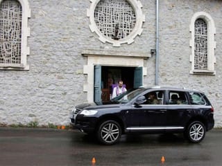 Catholic priests offer drive-thru confessions to beat COVID-19